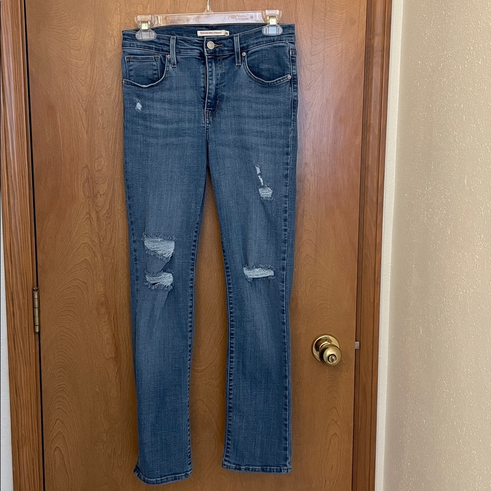 Levi’s 724 high rise straight distressed jeans, size W26, L30